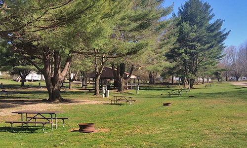 Wolf’s Den Family Campground Grassy Sites