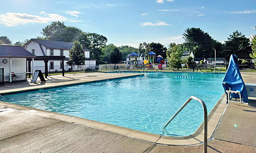 Wolf’s Den Family Campground Swimming Pool